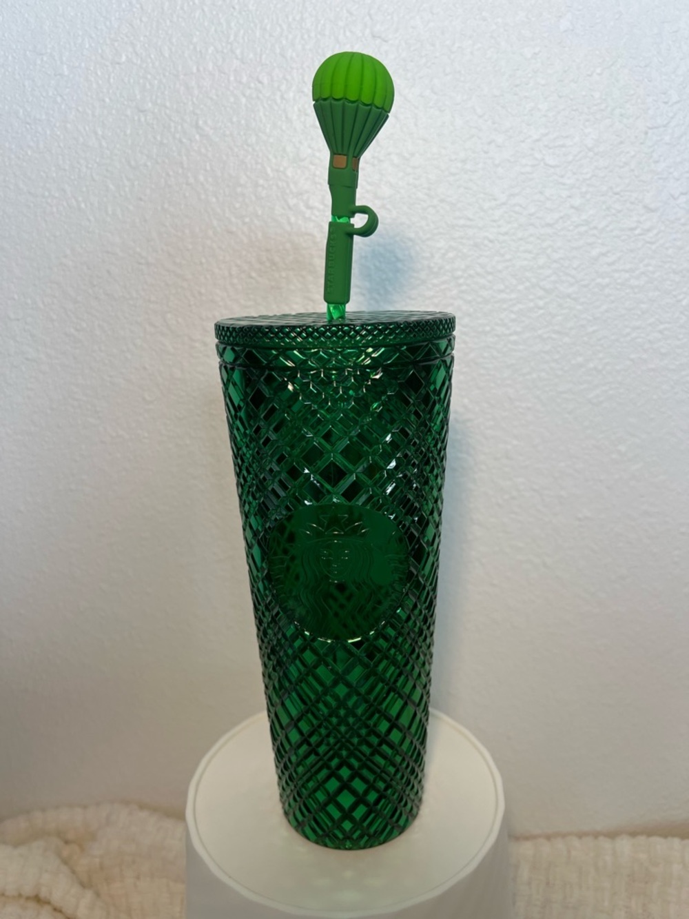 Starbucks Emerald Green Textured Cold Cup with Hot Air Balloon Stirrer